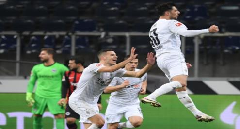 إثارة الـ+90.. هاتريك ستيندل يقود جلادباخ لتعادل مثير مع فرانكفورت بالبوندسليجا